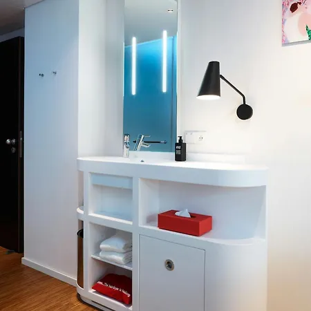 Citizenm Amsterdam Airport Schiphol Hotel 4*