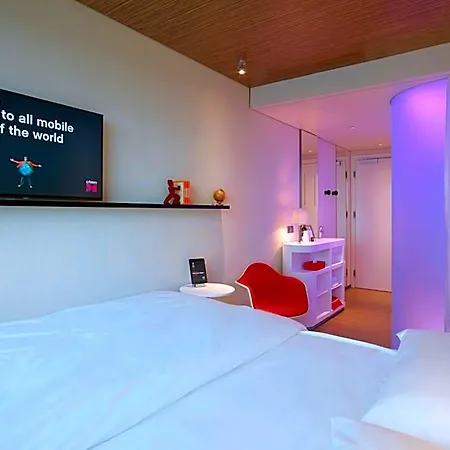 Citizenm