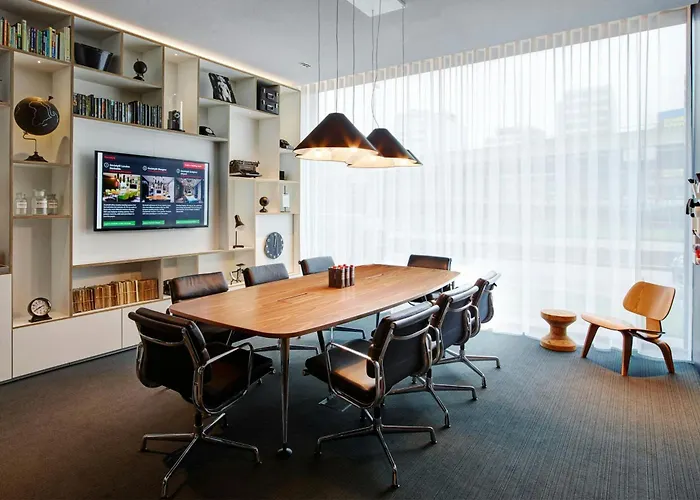 Отель Citizenm Schiphol Airport