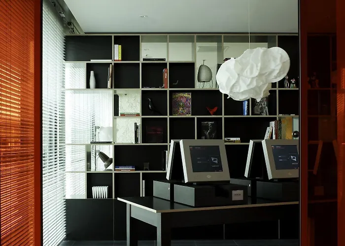 Citizenm Schiphol Airport 4*