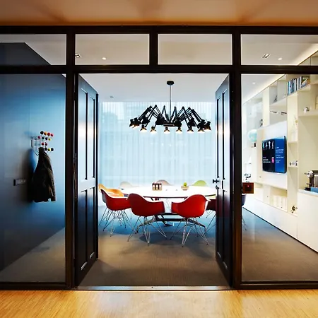 Hotel Citizenm Schiphol Airport 4*