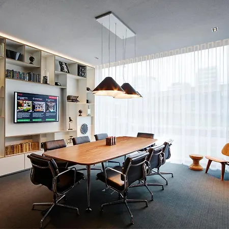 Citizenm Schiphol Airport Hotel 4*