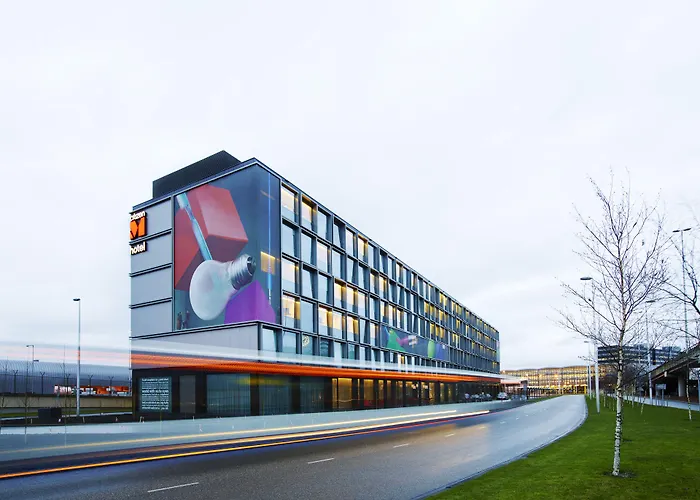 Citizenm Schiphol Airport Hotel 4*