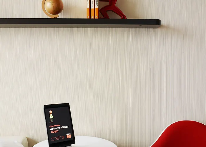 Citizenm Schiphol Airport Hotel 4*