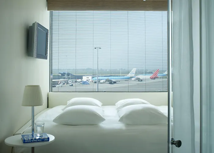 Hotel Citizenm Schiphol Airport 4*
