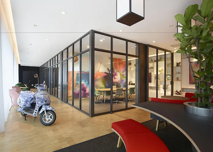 Citizenm Schiphol Airport Hotel 4*