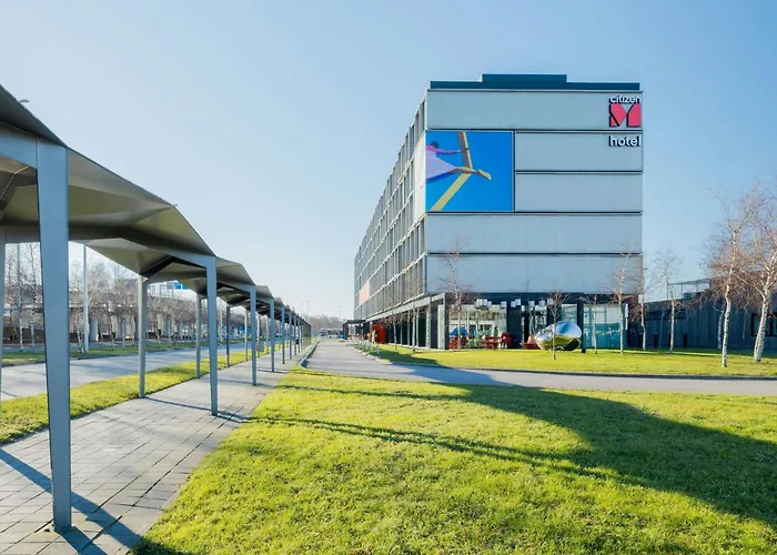 Citizenm Schiphol Airport Hotel 4*